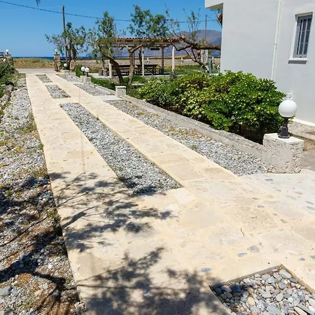 Zefyros And House Kíssamos